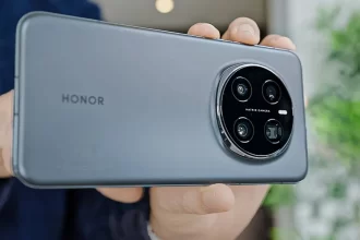 HONOR Magic7 Pro equipped with AI HONOR Falcon Camera, MagicOS 9.0, NanoCrystal Shield, Snapdragon® 8 Elite Mobile Platform,