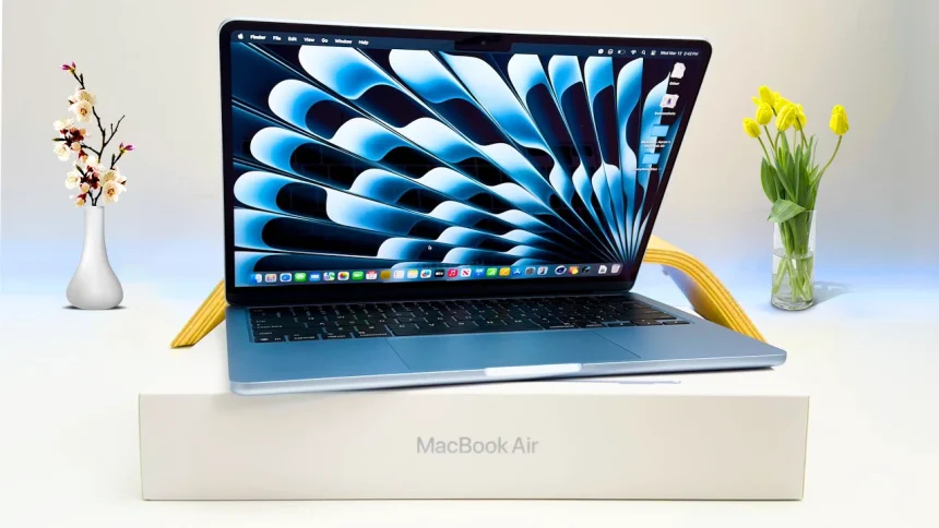 Apple MacBook Air 15 M3 review showing the new thin design and upgraded 1080p webcam in the notch.