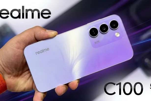 Realme C100 4G front display showing the 6.8 inch 120Hz screen